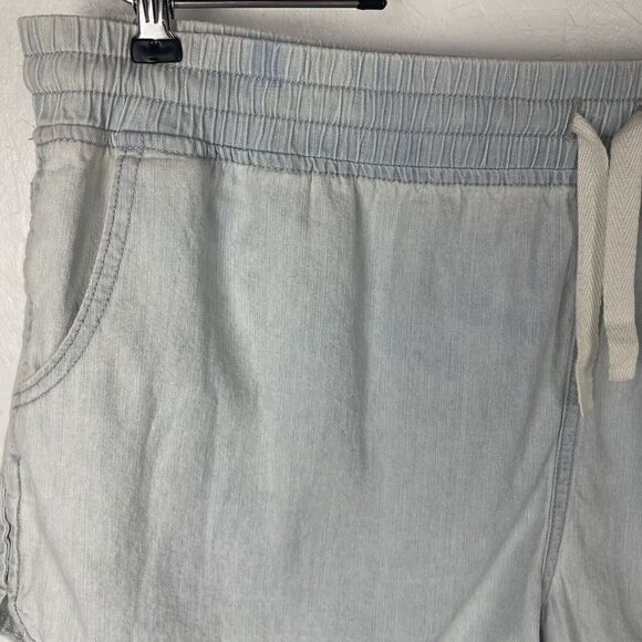 Junk Food Women’s Pull On Disney Mickey Mouse Embroidered Chambray Shorts Sz XL - Picture 6 of 6